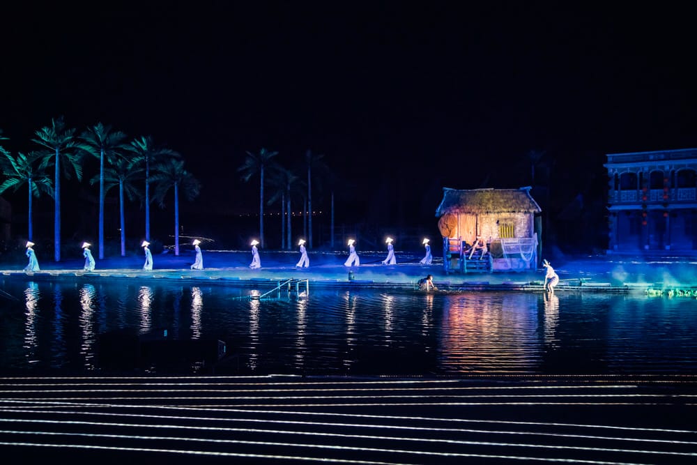 Faifo trading port with lanterns in the Integration act of Hoi An Memories.