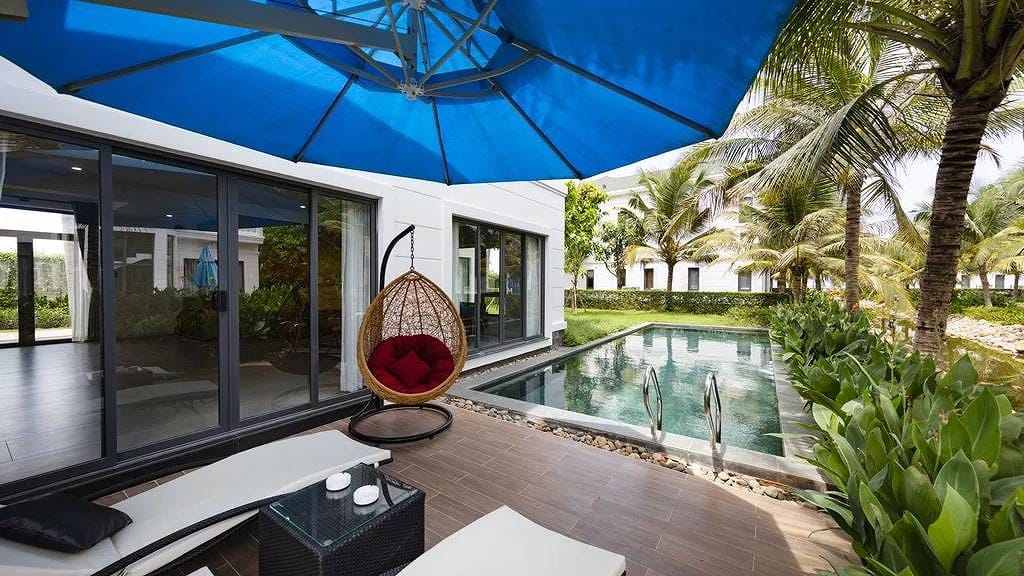 Beachfront Villas Ho Tram