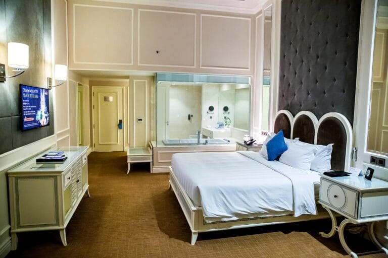 Best view hotel Ha Long