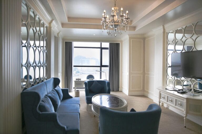 Wyndham Legend Ha Long Grand suite 6