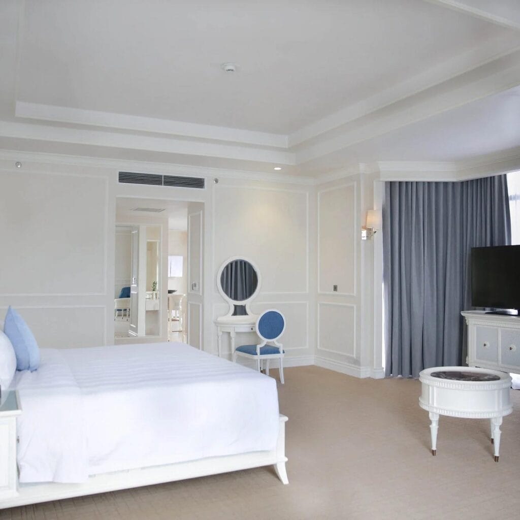 Wyndham Legend Ha Long Grand suite 6
