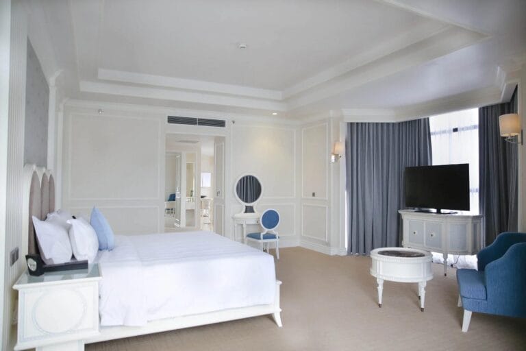 Wyndham Legend Ha Long Grand suite 6