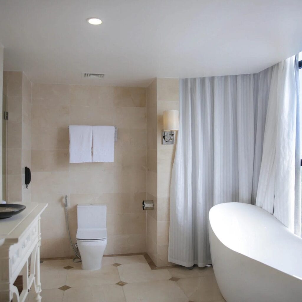 Wyndham Legend Ha Long Grand suite 6