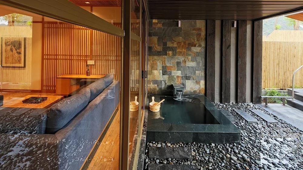 Yoko Onsen Quang Hanh